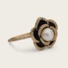 LILY AND ROSE - Coco rose ring - Jet / ivory pearl